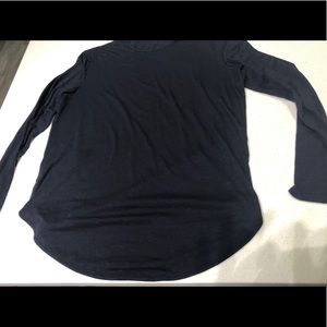 Men’s Long-Sleeve Curve Hem T-Shirt